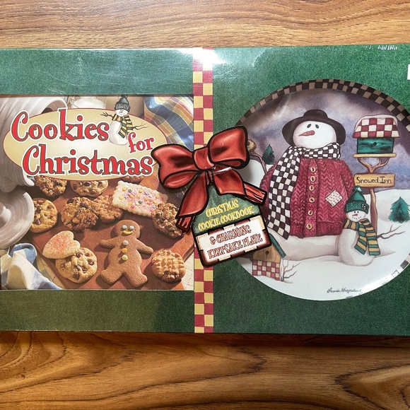 2001  cookies for Christmas recipe book and snowman keepsake plate - Picture 1 of 6